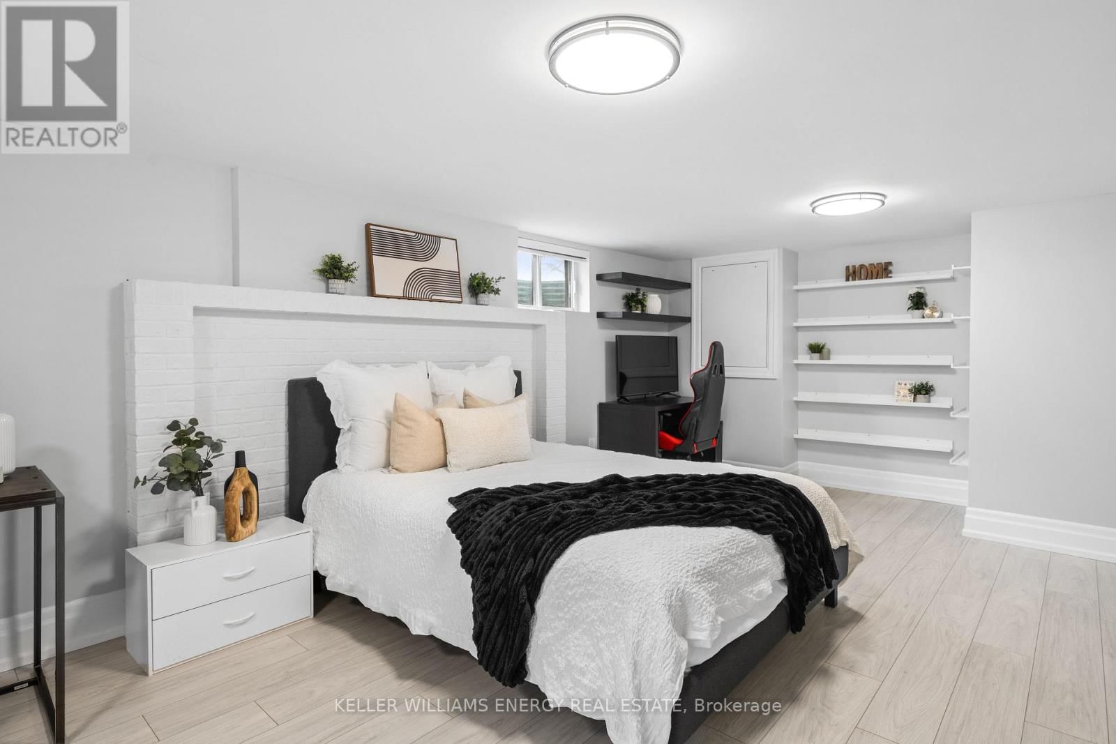 267 LIBERTY STREET NORTH Image 12