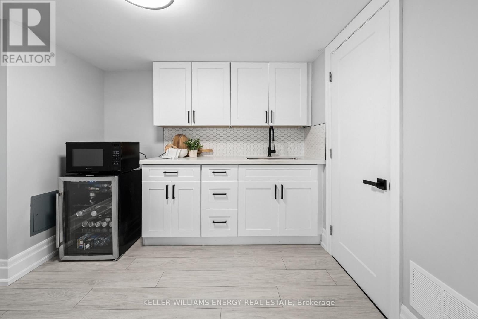 267 LIBERTY STREET NORTH Image 15