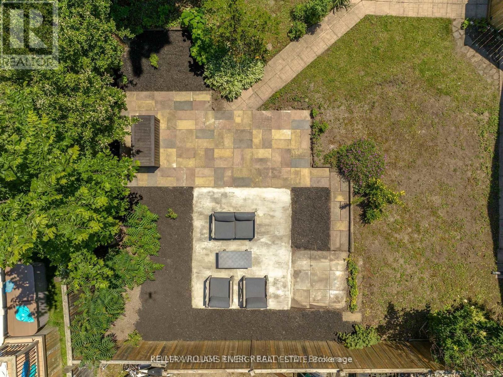 267 LIBERTY STREET NORTH Image 20