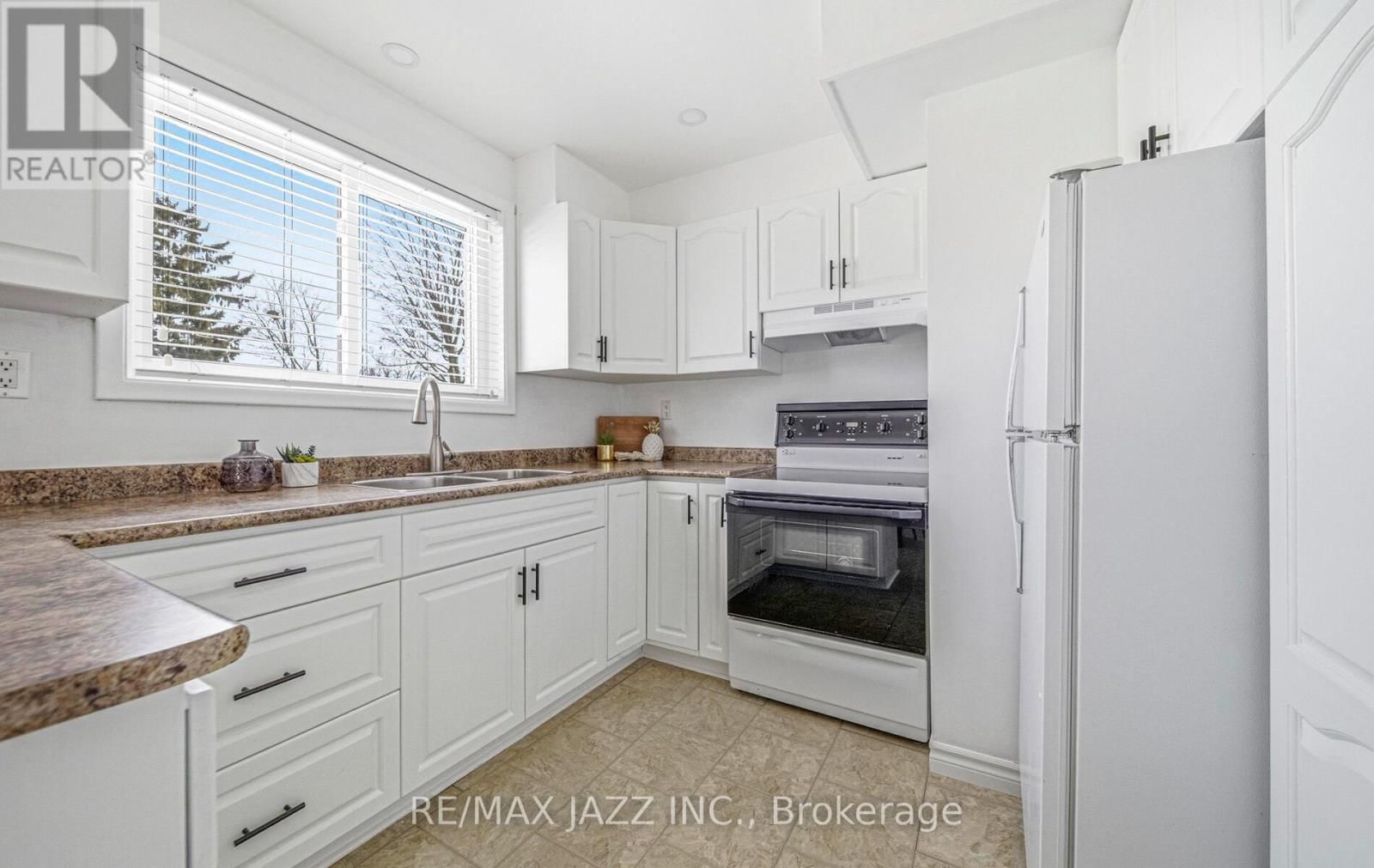 1367 GARVOLIN AVENUE Image 12