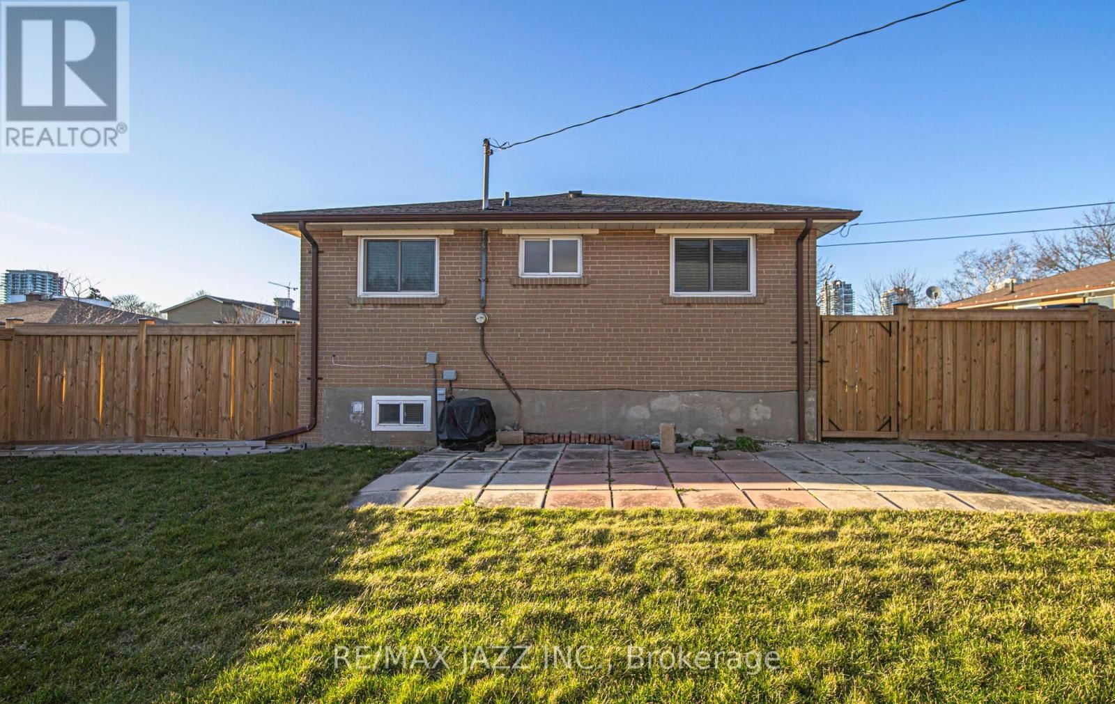 1367 GARVOLIN AVENUE Image 32