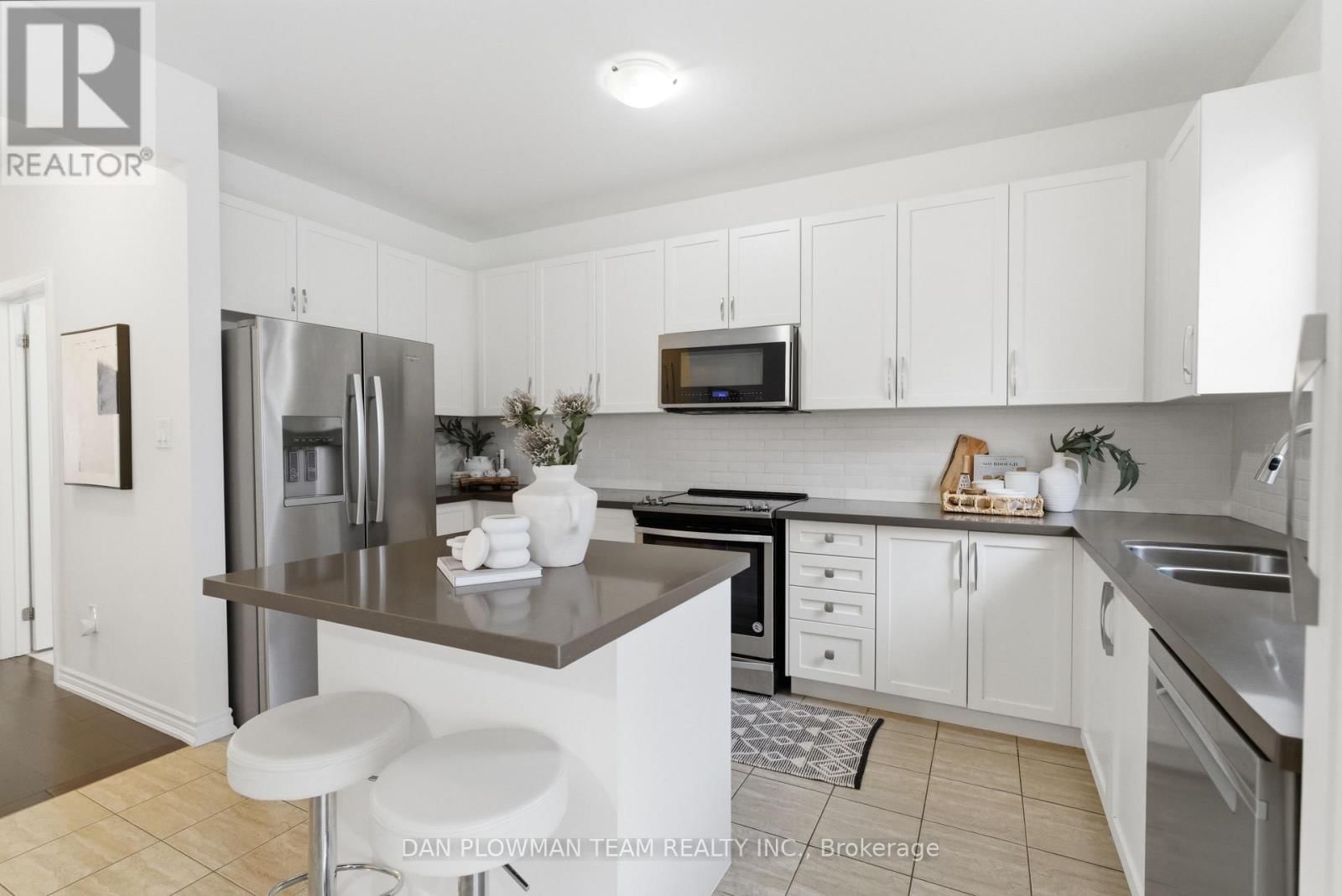 28 SHELDON DRIVE Image 12