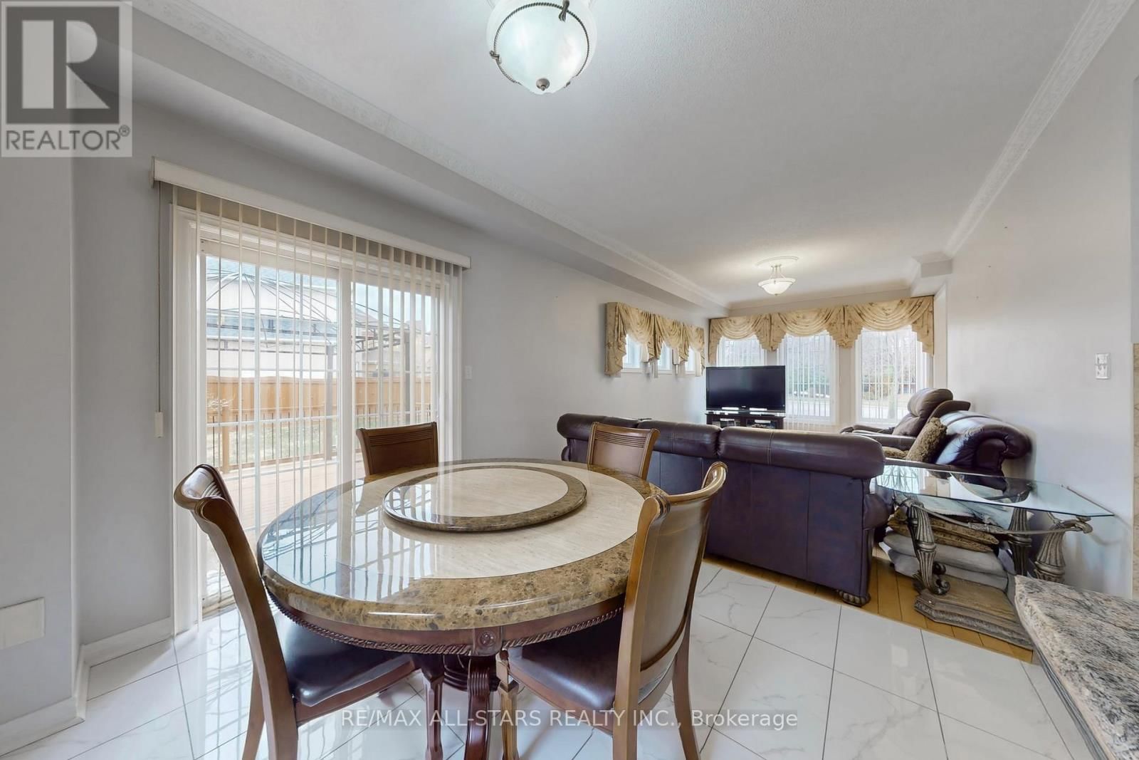 75 GLORIA CRESCENT Image 25