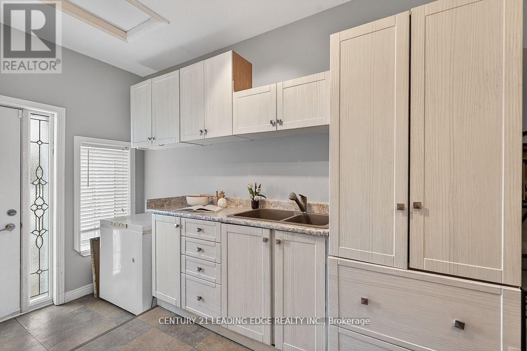 56 IVORY COURT Image 35