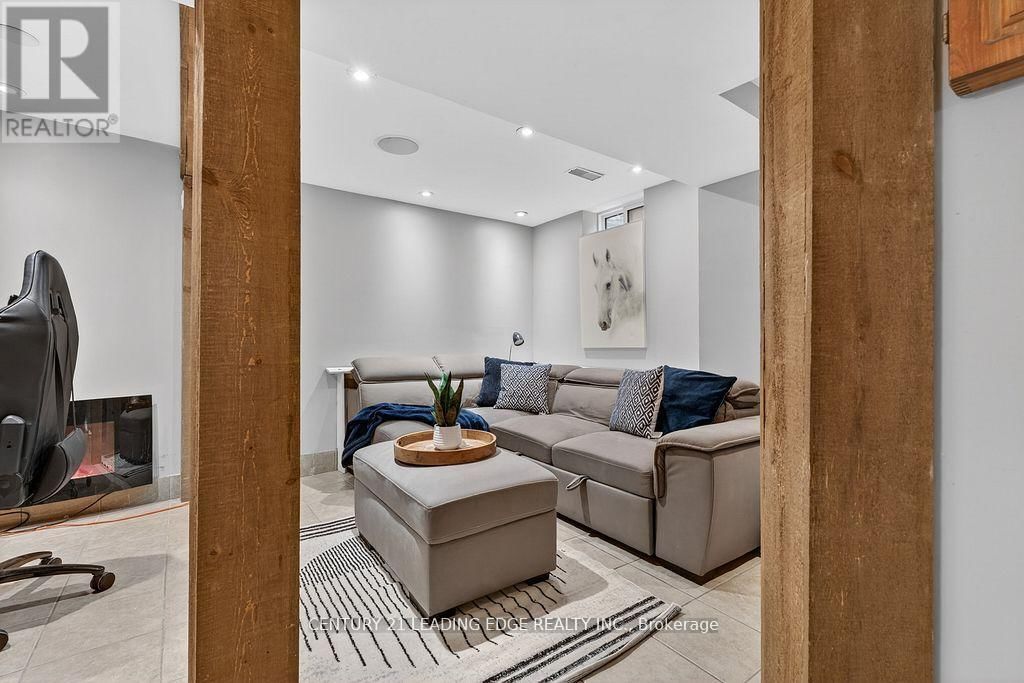 56 IVORY COURT Image 40