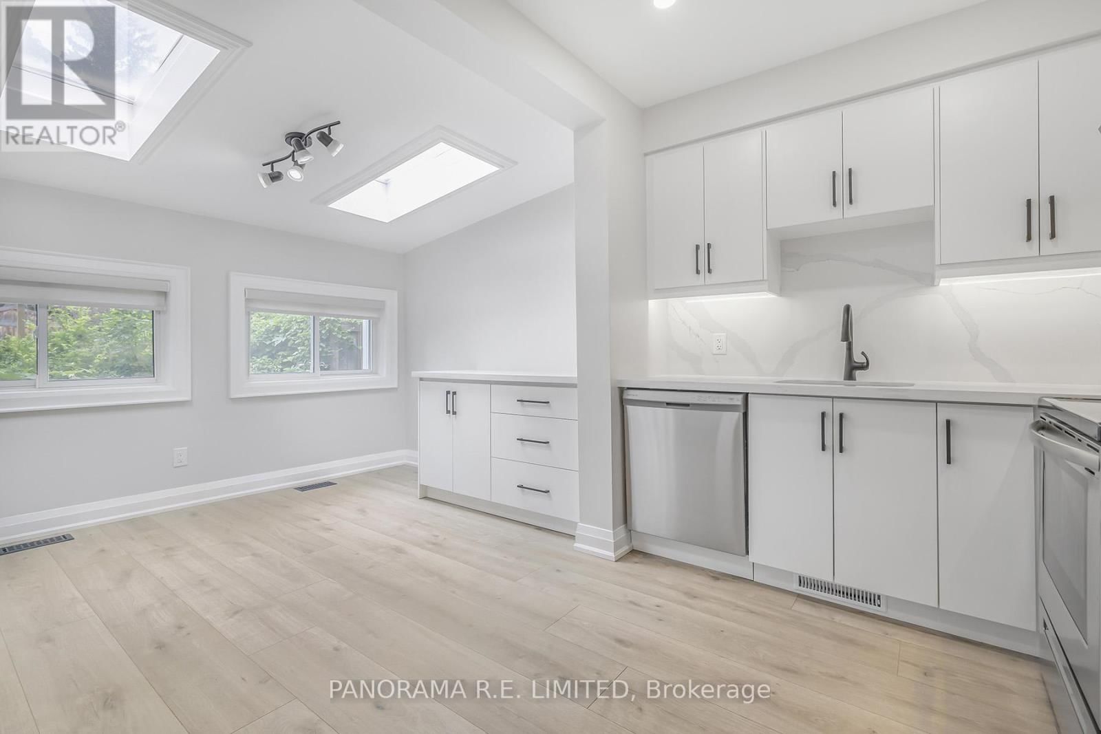 140 WOLFREY AVENUE Image 10