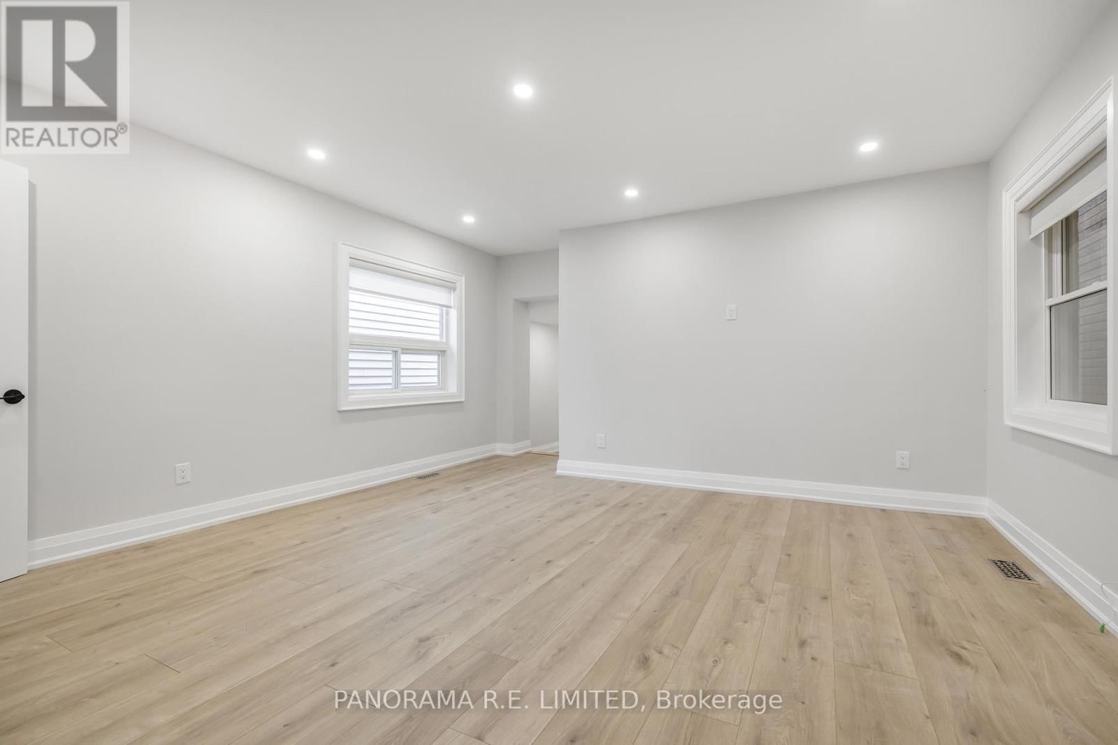 140 WOLFREY AVENUE Image 11