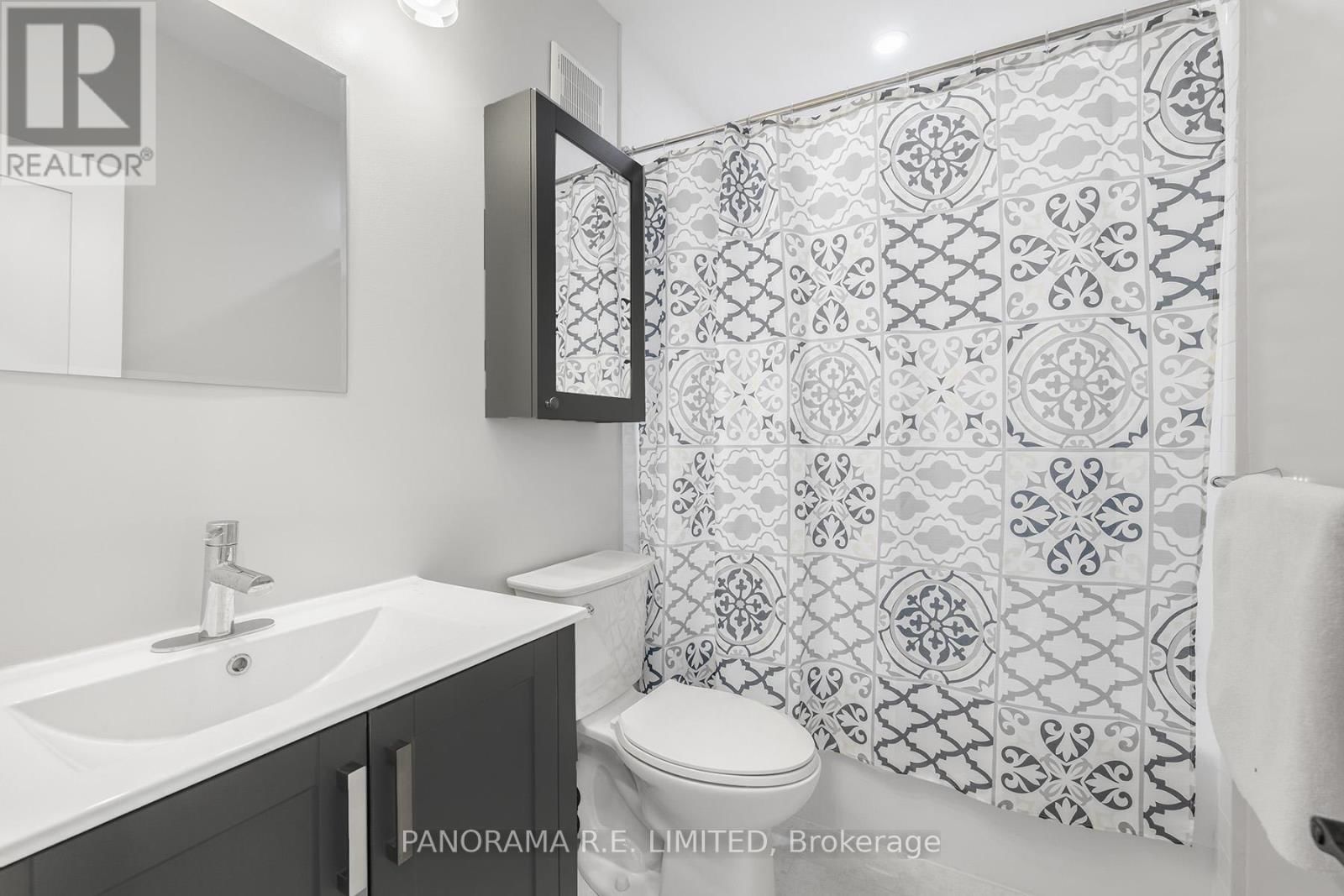 140 WOLFREY AVENUE Image 13