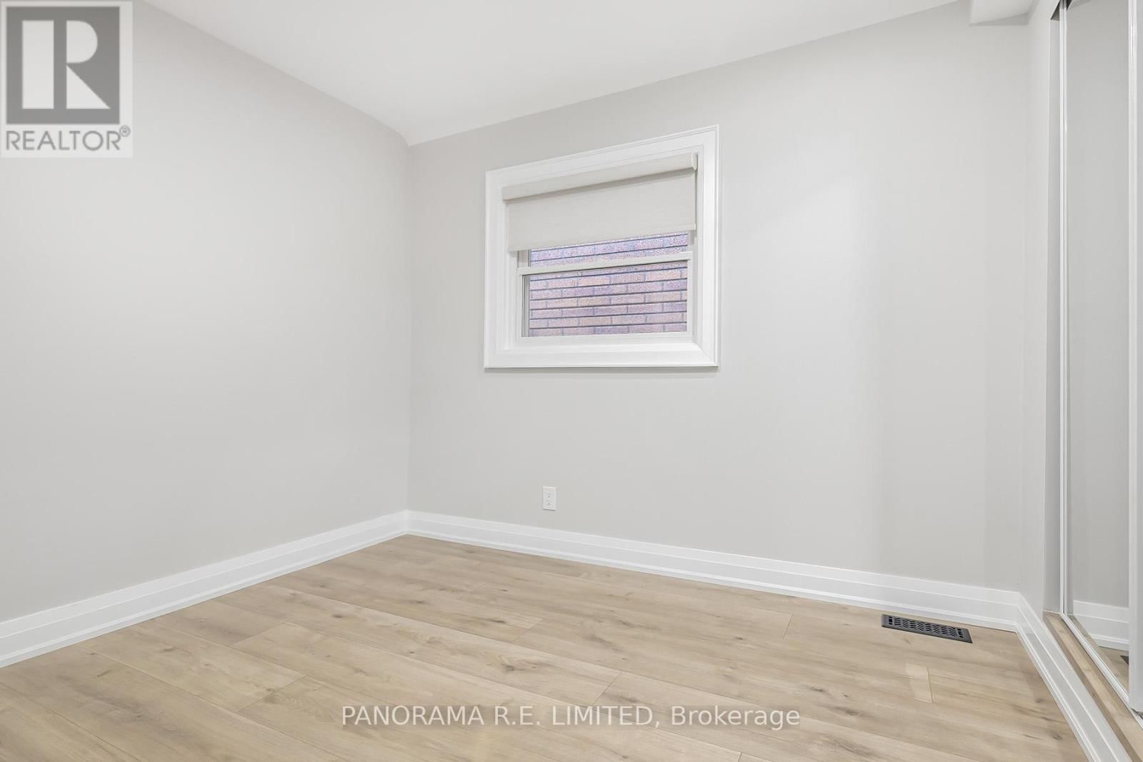 140 WOLFREY AVENUE Image 15