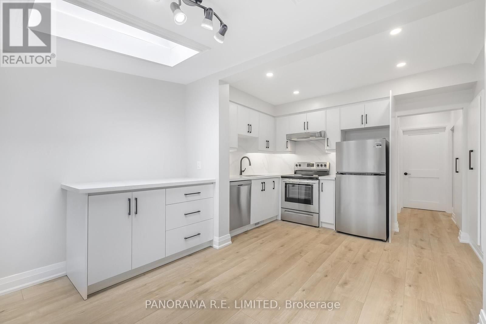 140 WOLFREY AVENUE Image 6