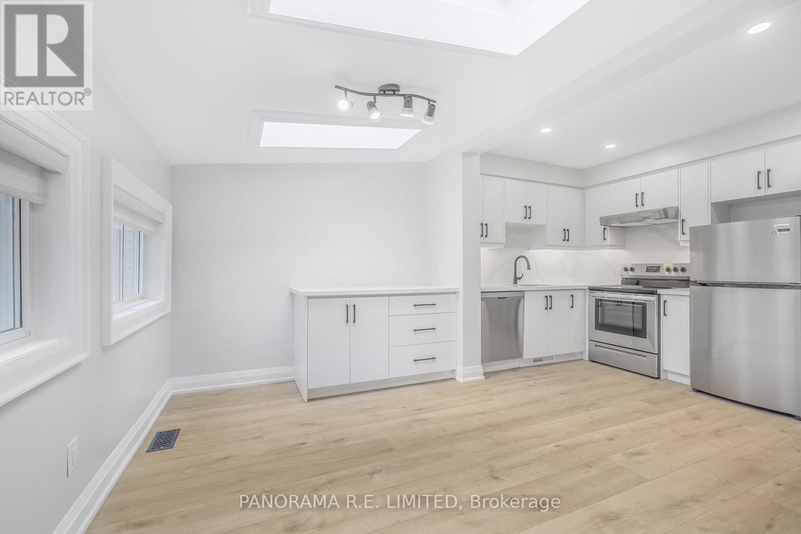 140 WOLFREY AVENUE Image 7