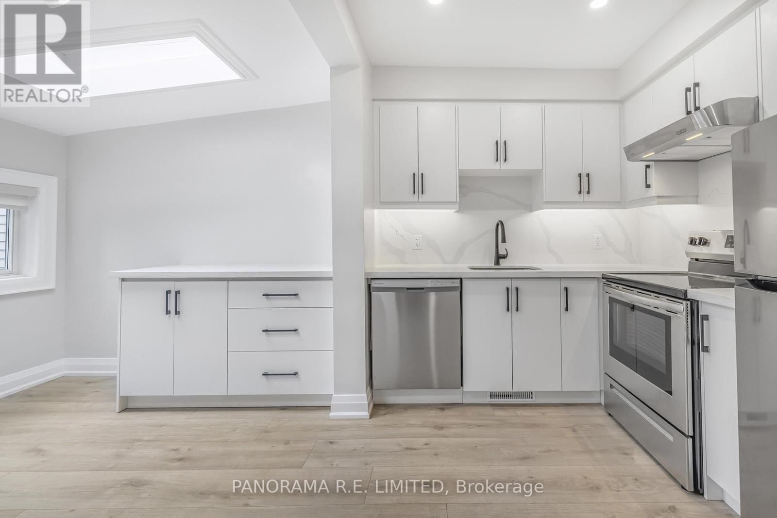 140 WOLFREY AVENUE Image 9