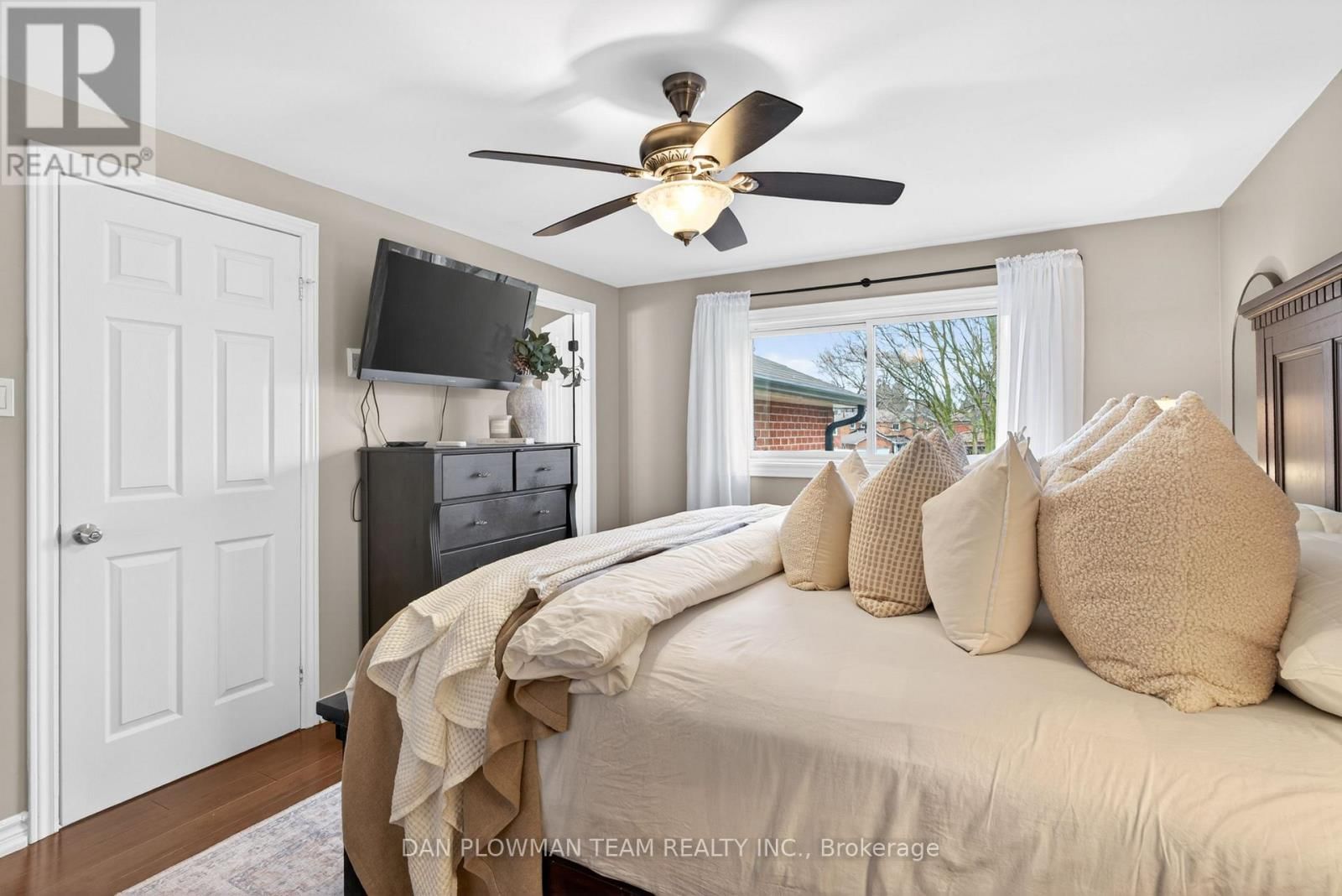 649 DUNN CRESCENT Image 21