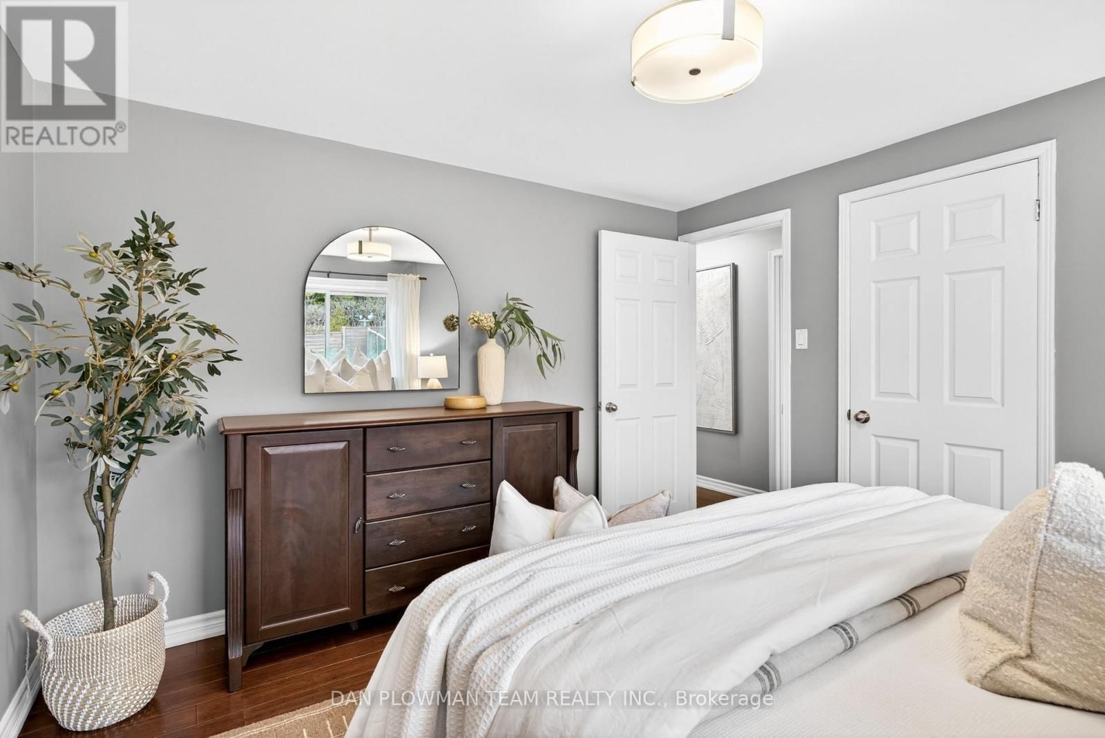 649 DUNN CRESCENT Image 27