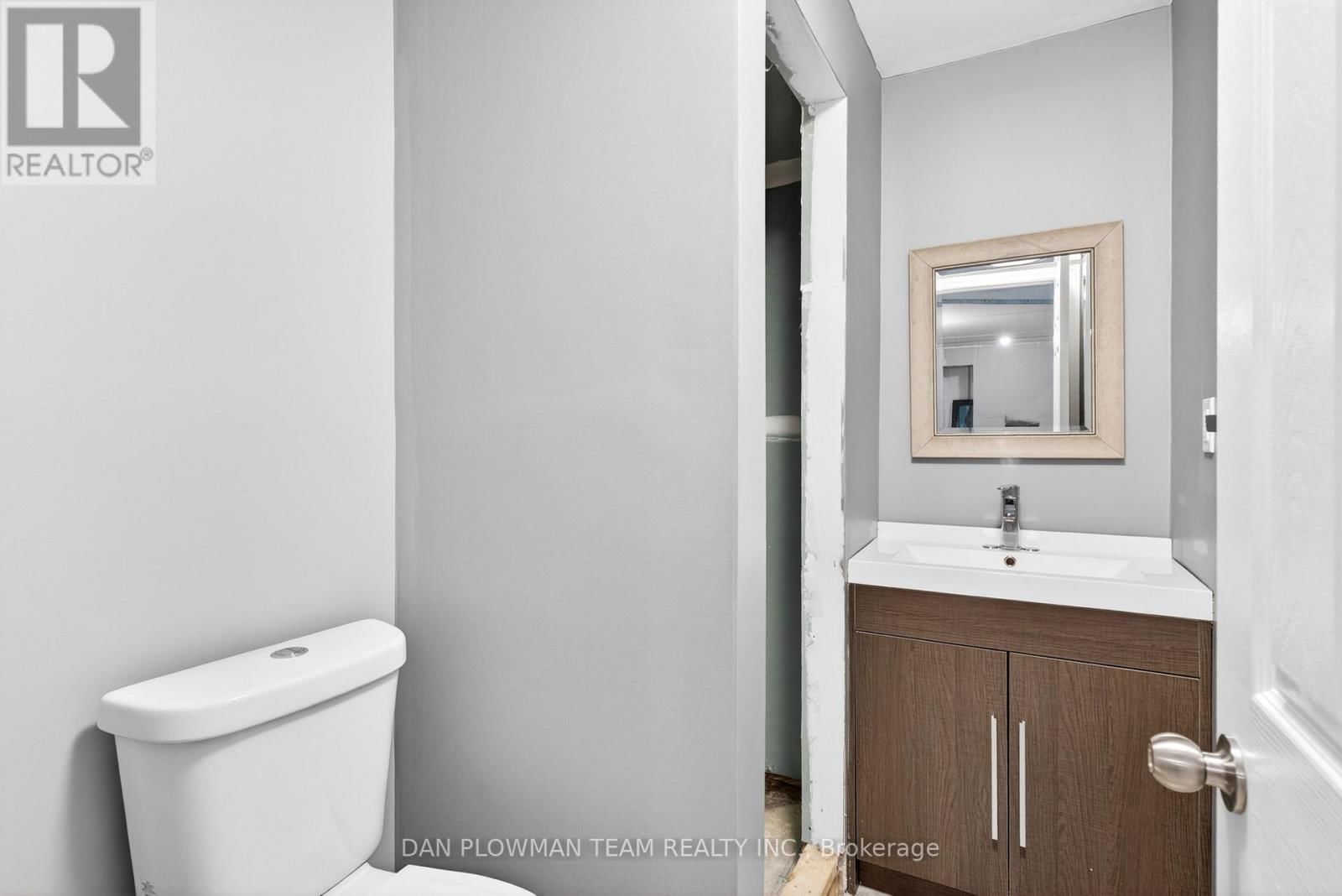 649 DUNN CRESCENT Image 33