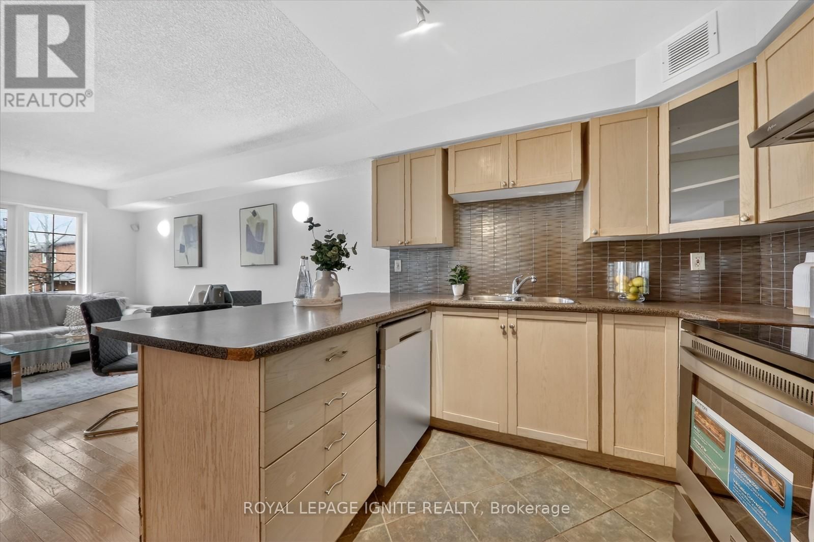 4 - 42 PINERY TRAIL Image 6