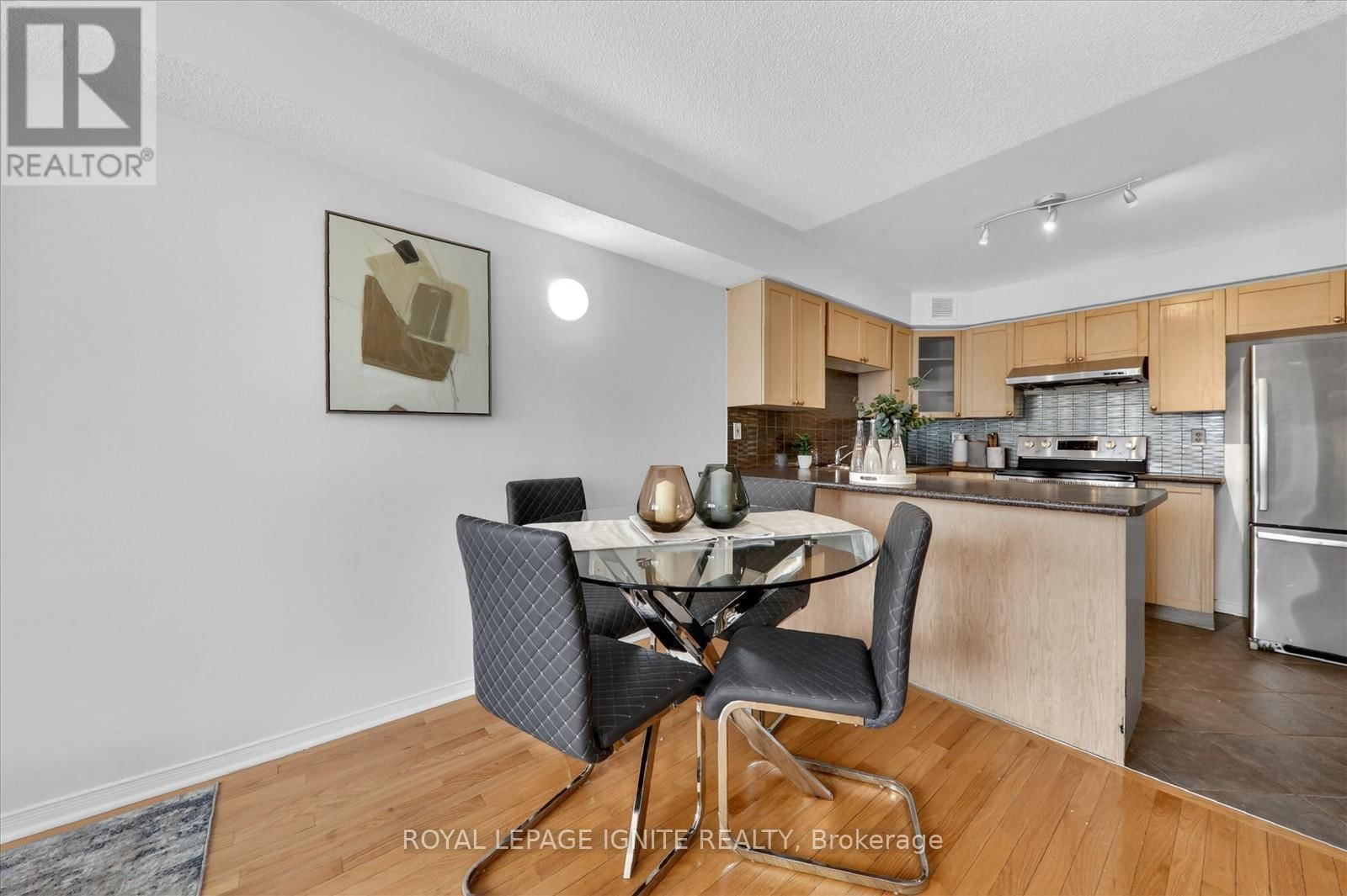 4 - 42 PINERY TRAIL Image 8