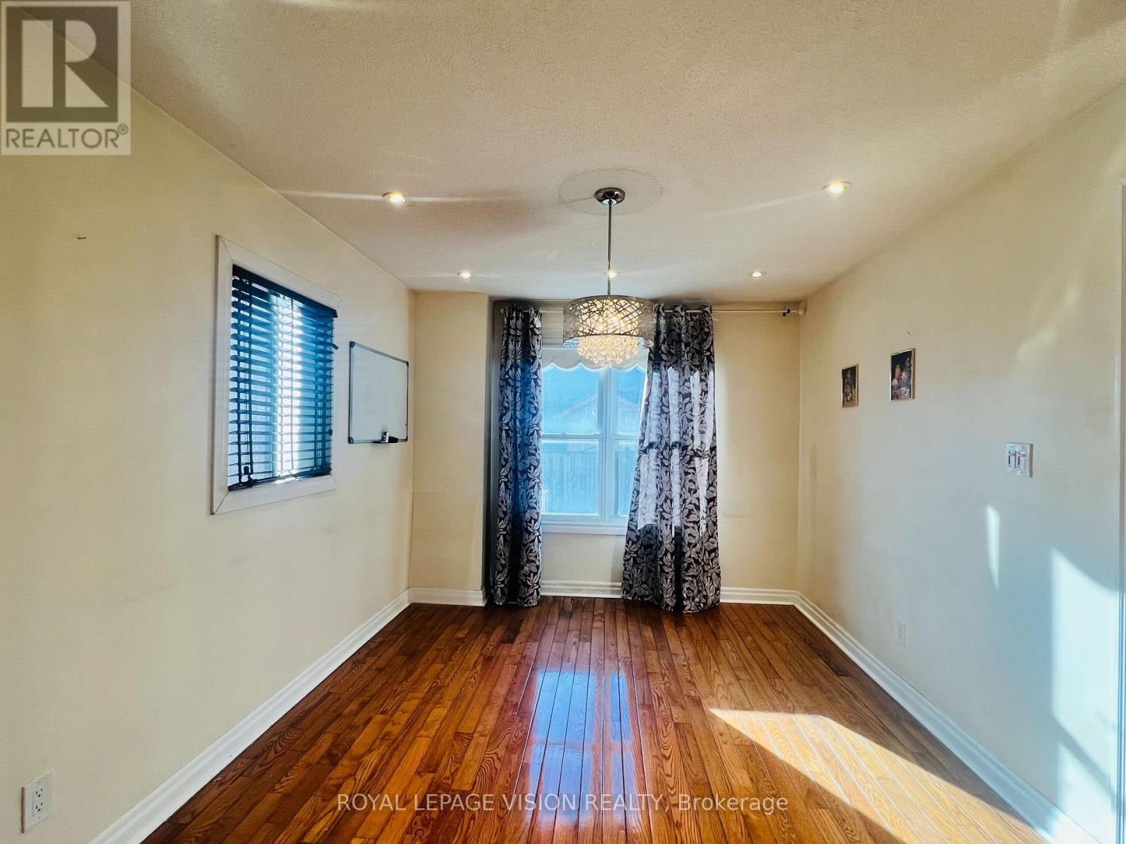 9 EMPRINGHAM DRIVE Image 5