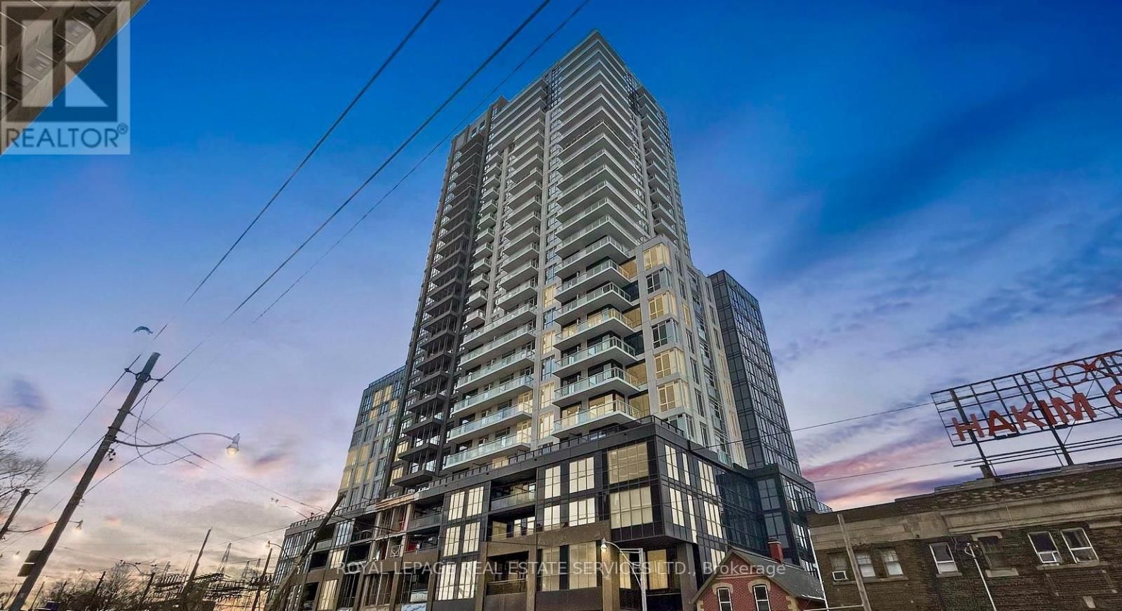 1211 - 286 MAIN STREET Image 1