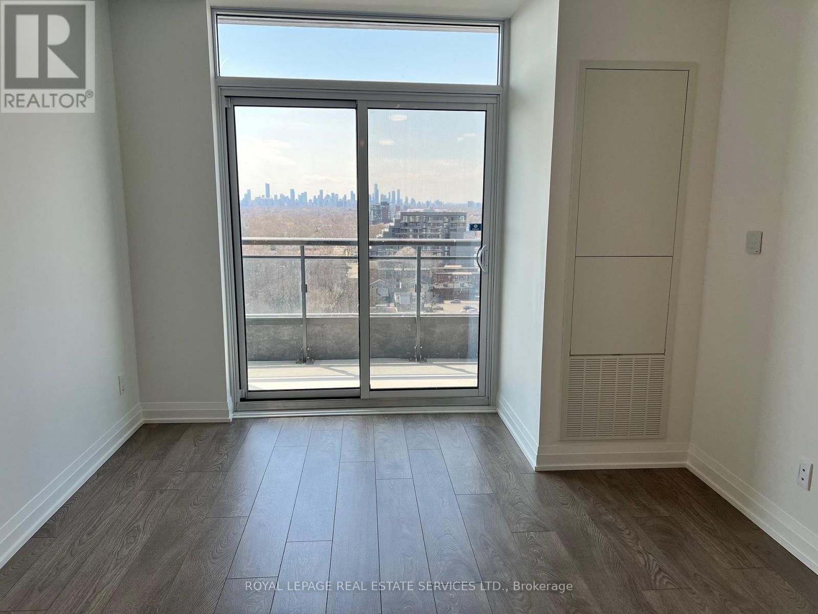 1211 - 286 MAIN STREET Image 14