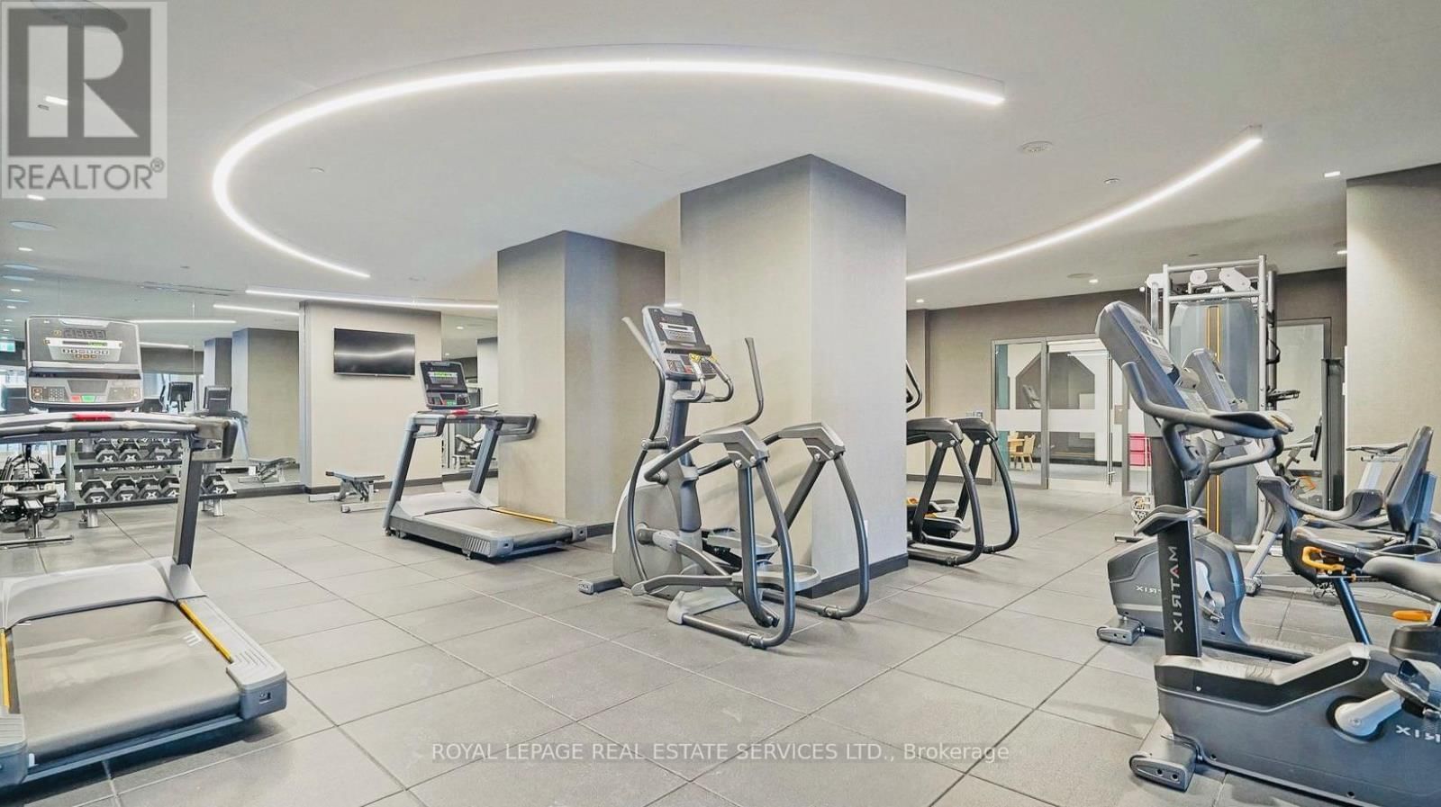 1211 - 286 MAIN STREET Image 27