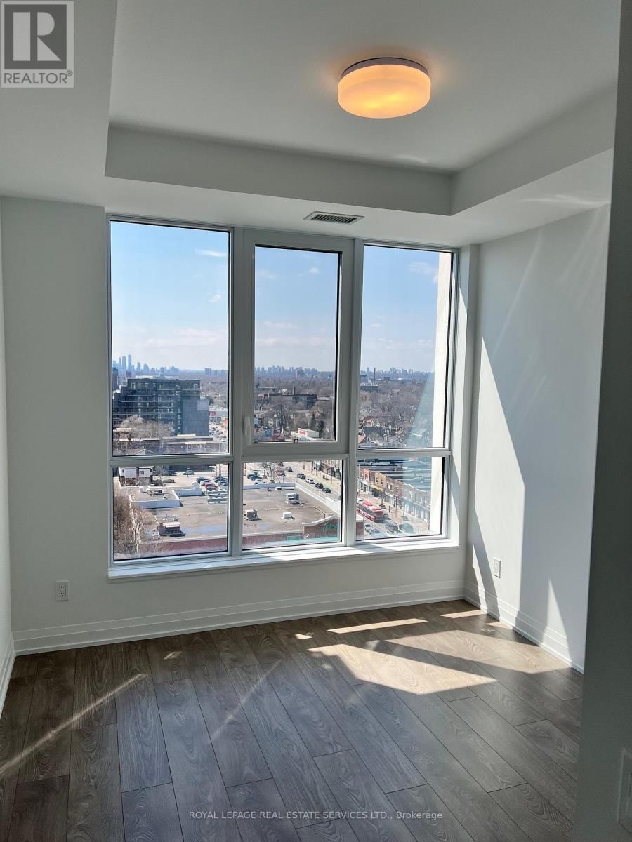 1211 - 286 MAIN STREET Image 3