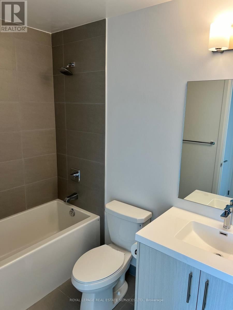 1211 - 286 MAIN STREET Image 9