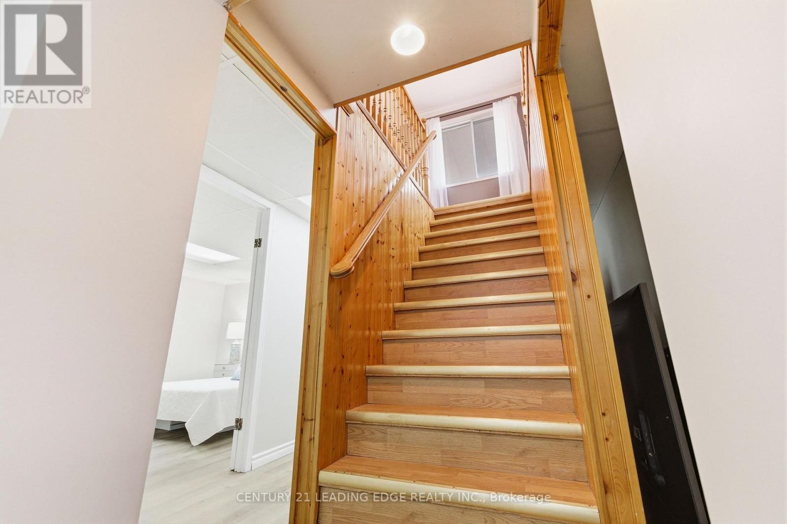 347 NIPIGON STREET Image 15