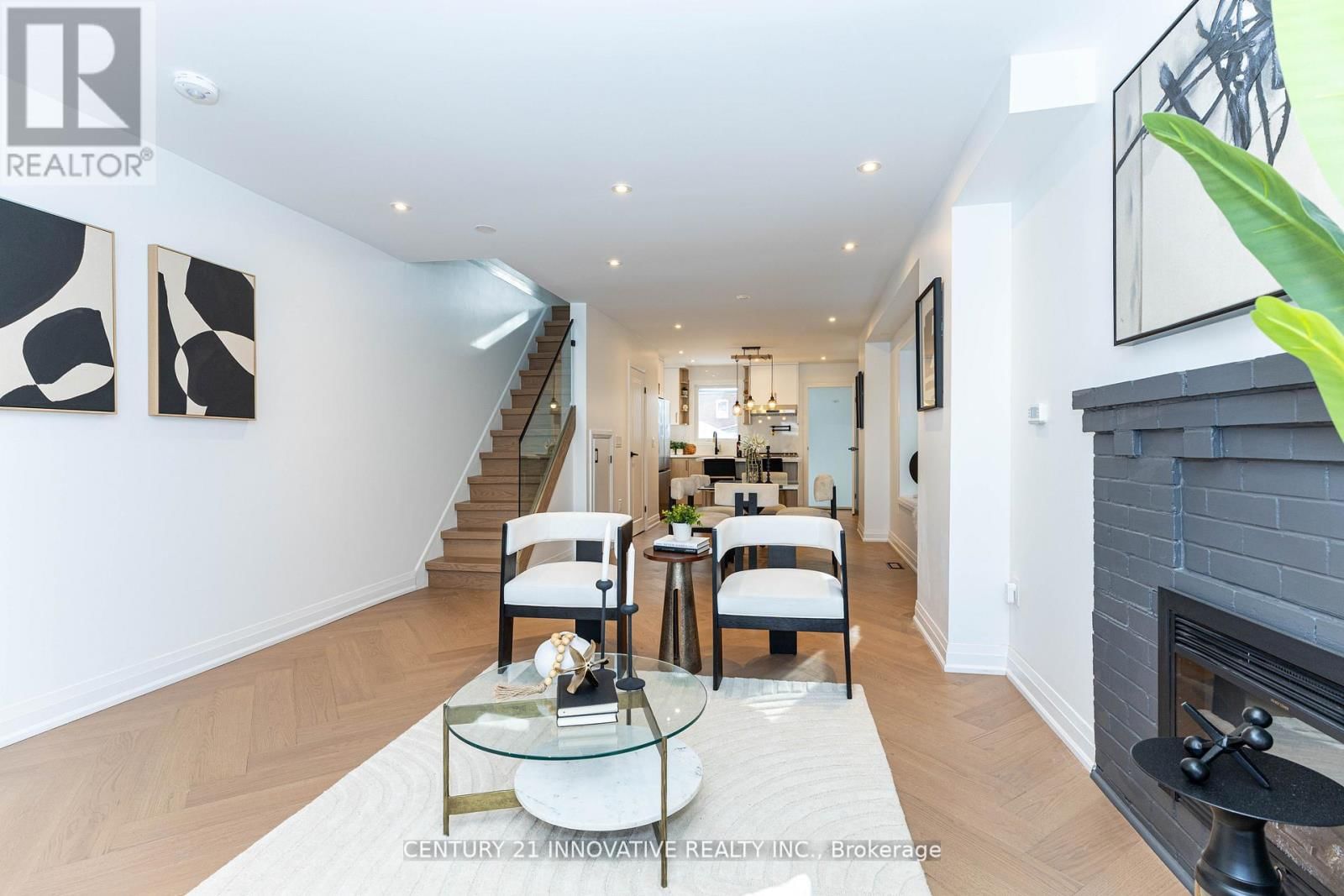 371 MILVERTON BOULEVARD Image 15