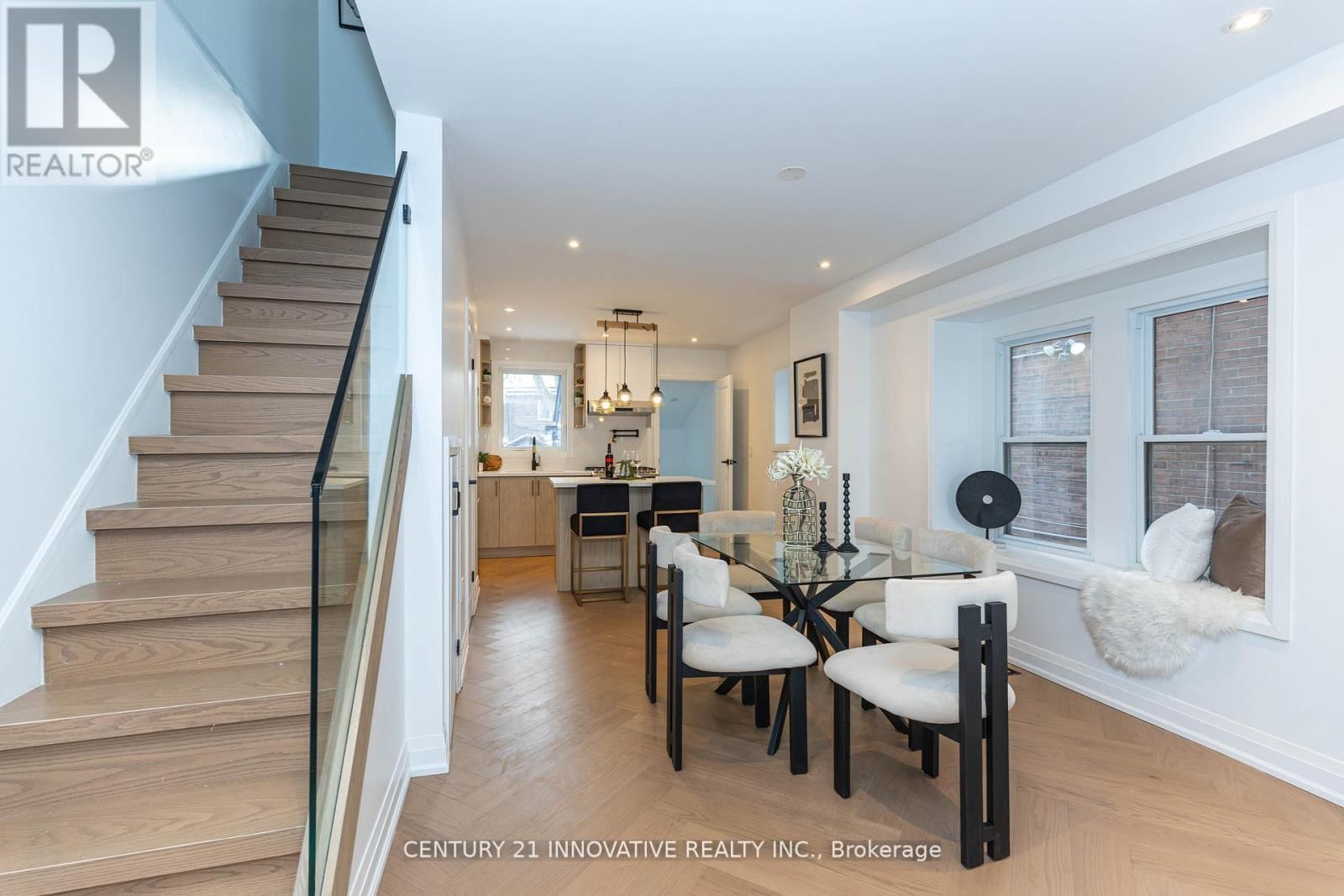 371 MILVERTON BOULEVARD Image 16