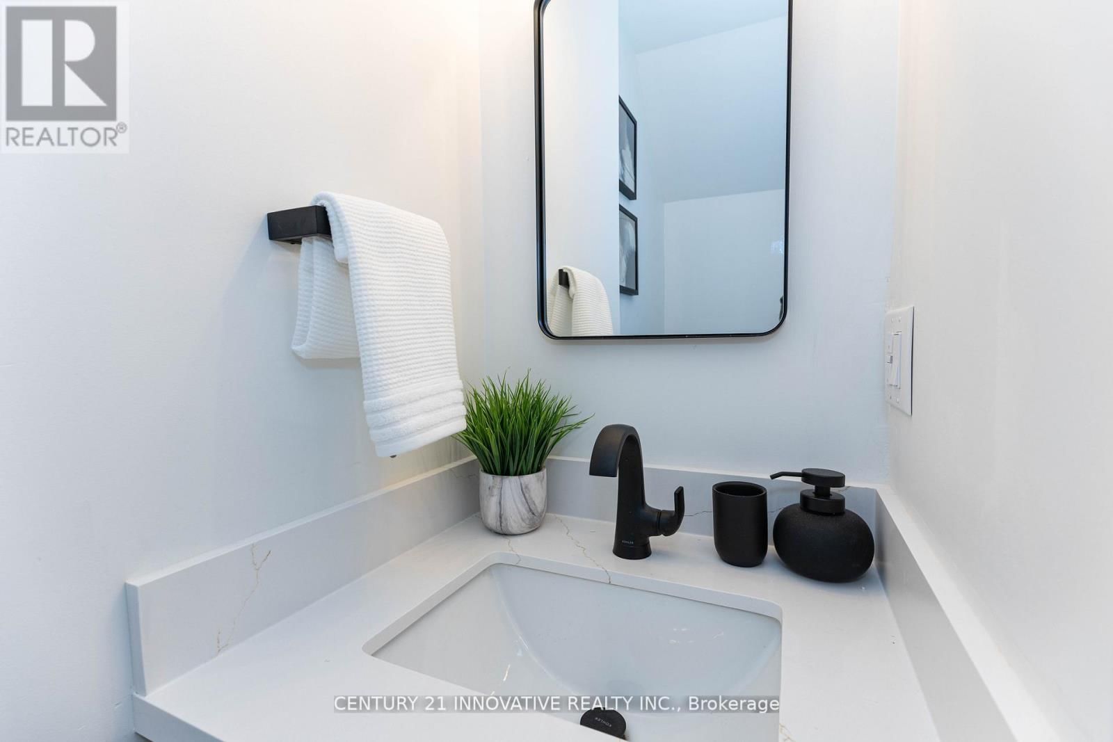 371 MILVERTON BOULEVARD Image 18