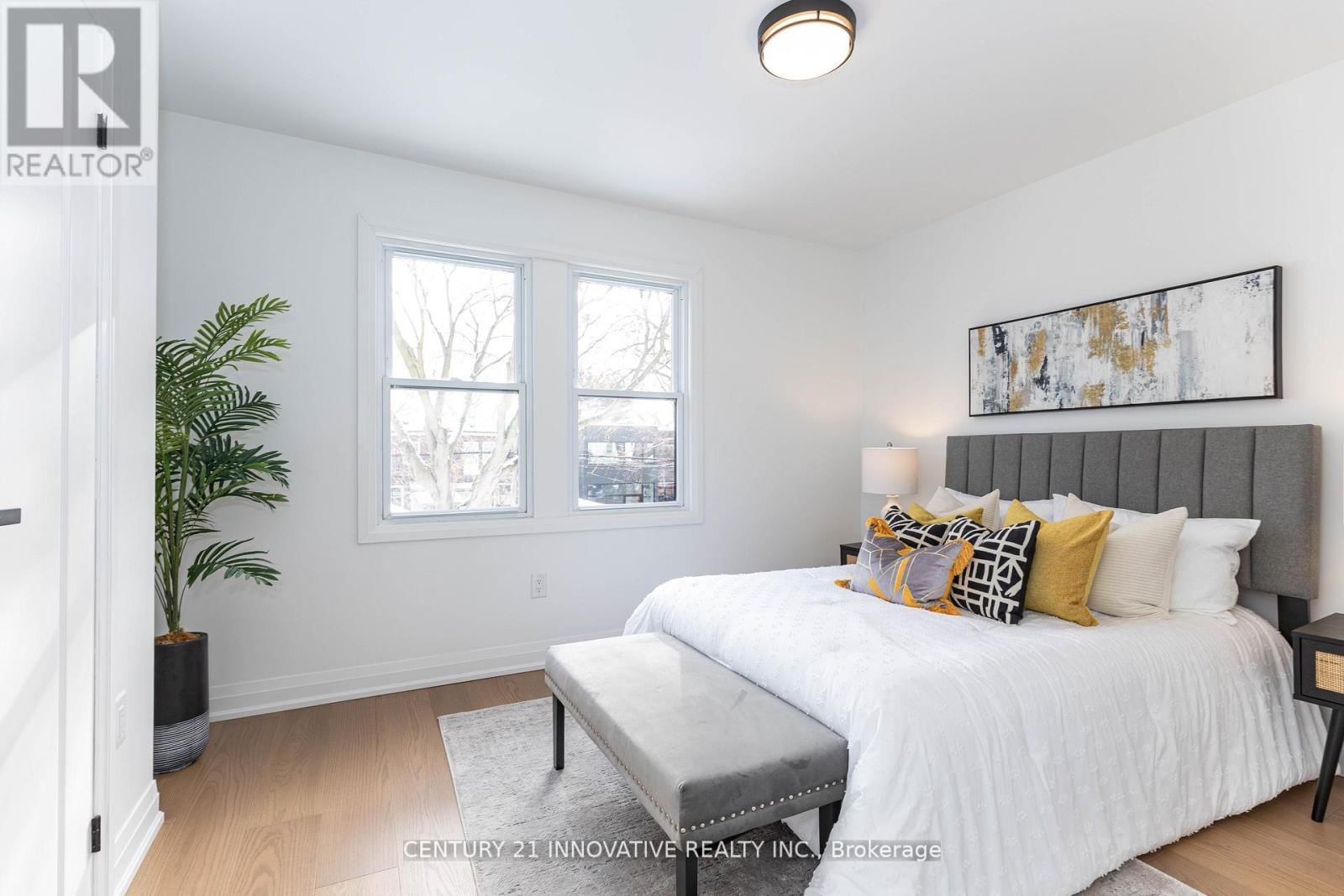 371 MILVERTON BOULEVARD Image 24