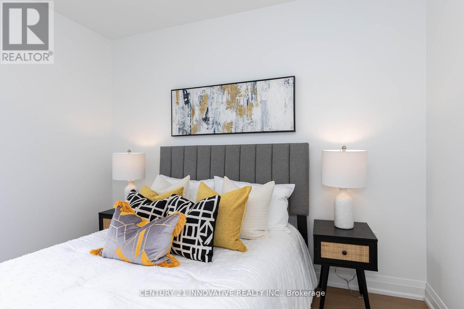 371 MILVERTON BOULEVARD Image 25