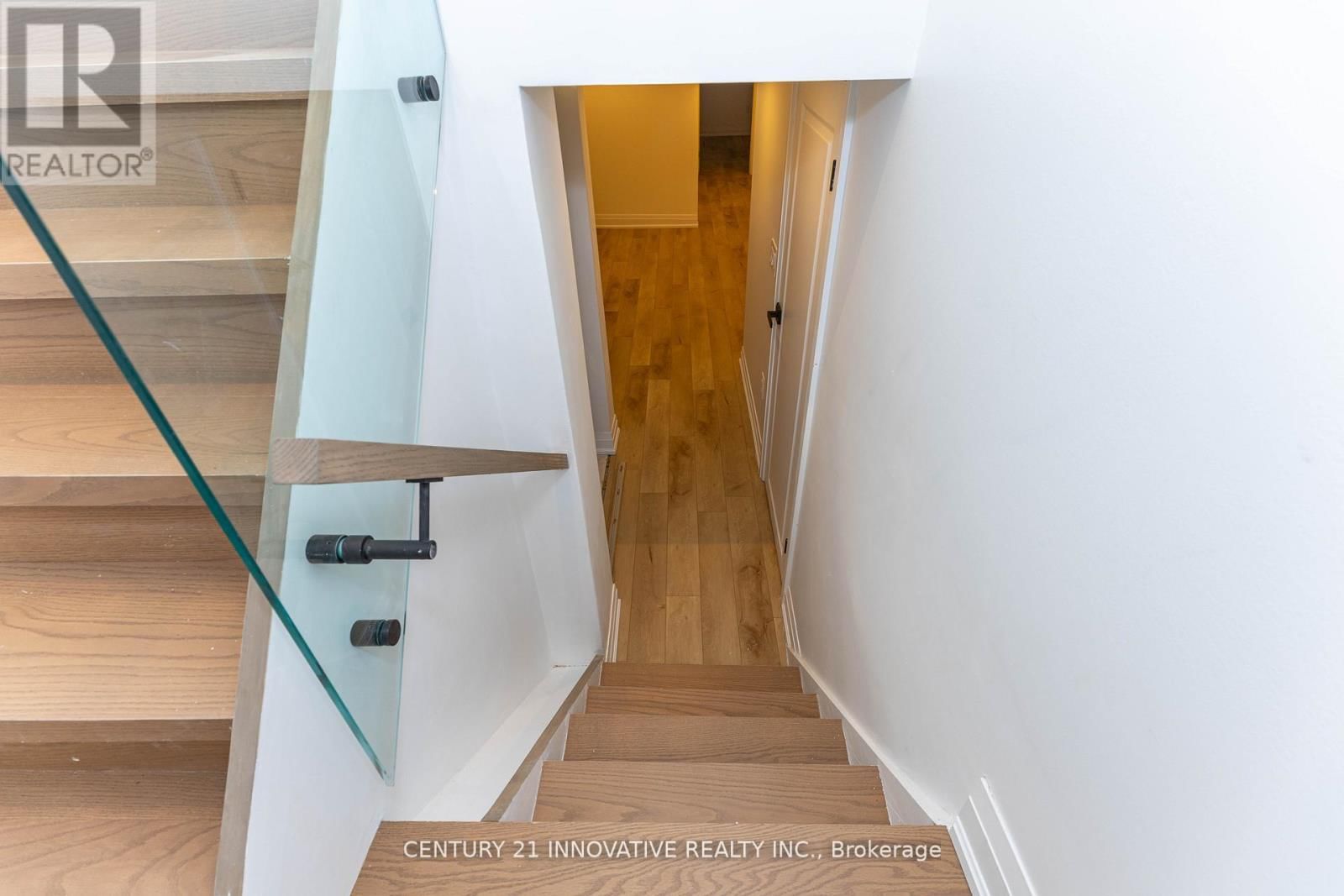 371 MILVERTON BOULEVARD Image 33