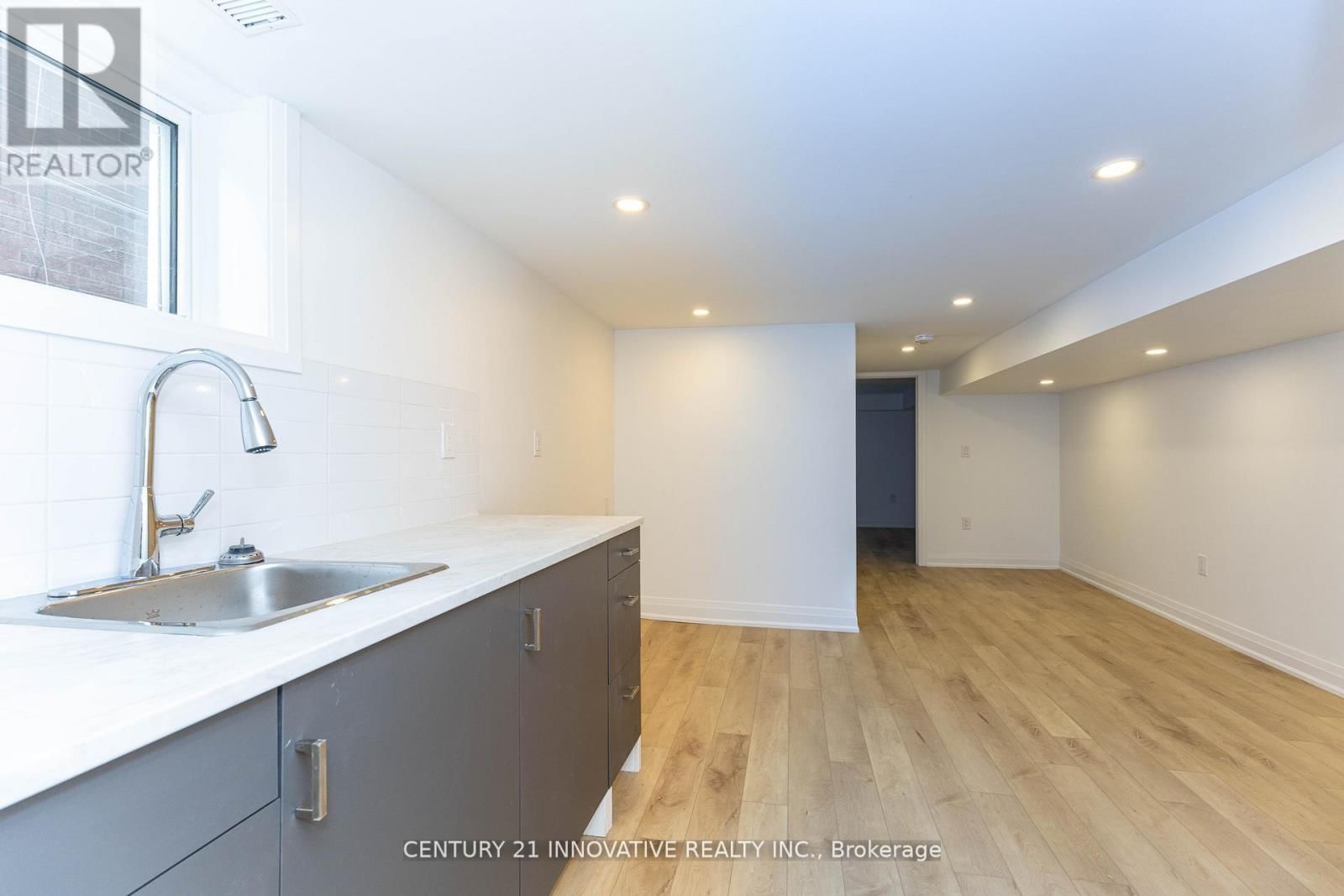 371 MILVERTON BOULEVARD Image 35