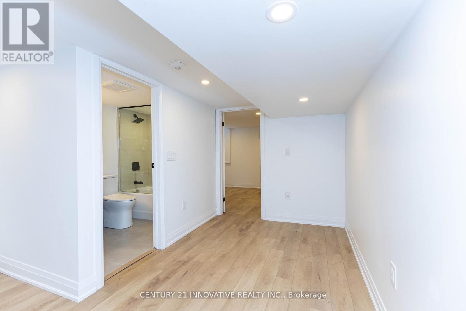 371 MILVERTON BOULEVARD Image 37