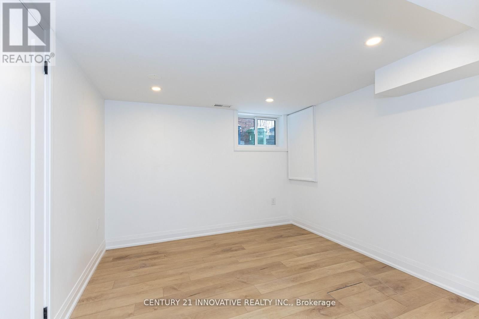 371 MILVERTON BOULEVARD Image 38