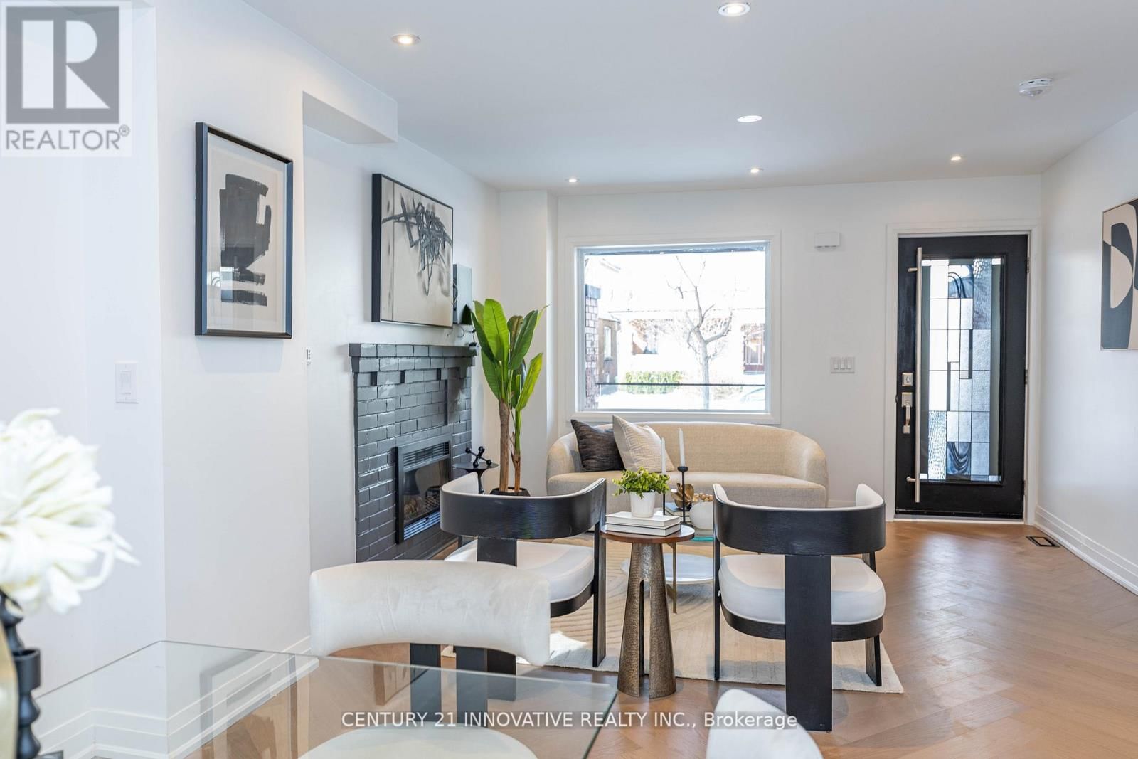 371 MILVERTON BOULEVARD Image 4