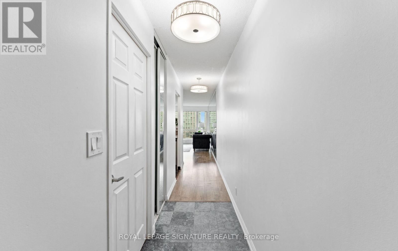 705 - 8 LEE CENTRE DRIVE Image 11