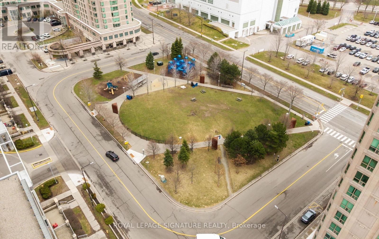 705 - 8 LEE CENTRE DRIVE Image 47