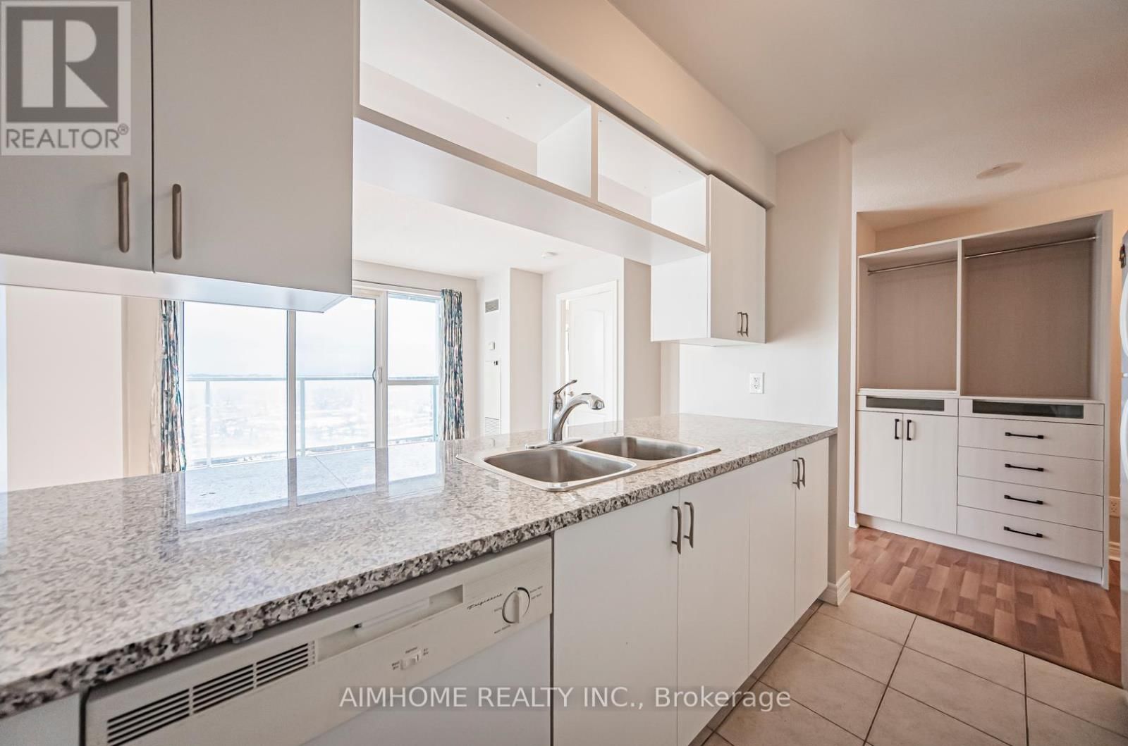 2507 - 60 TOWN CENTRE COURT Image 14