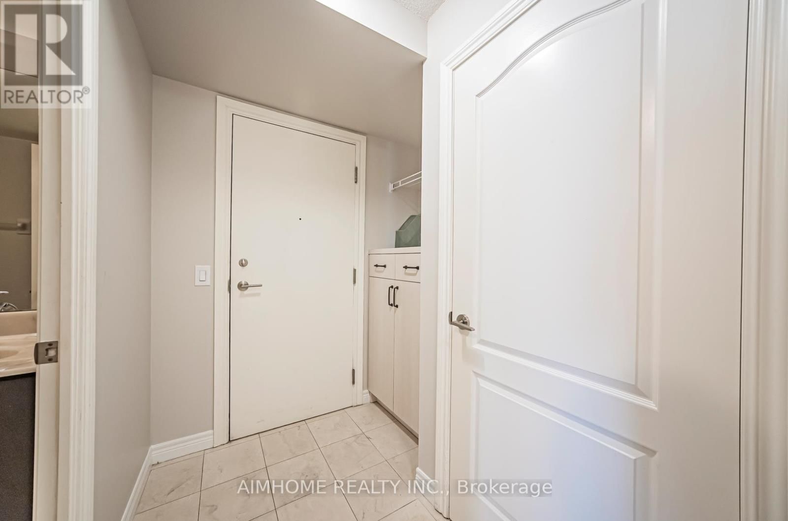 2507 - 60 TOWN CENTRE COURT Image 4