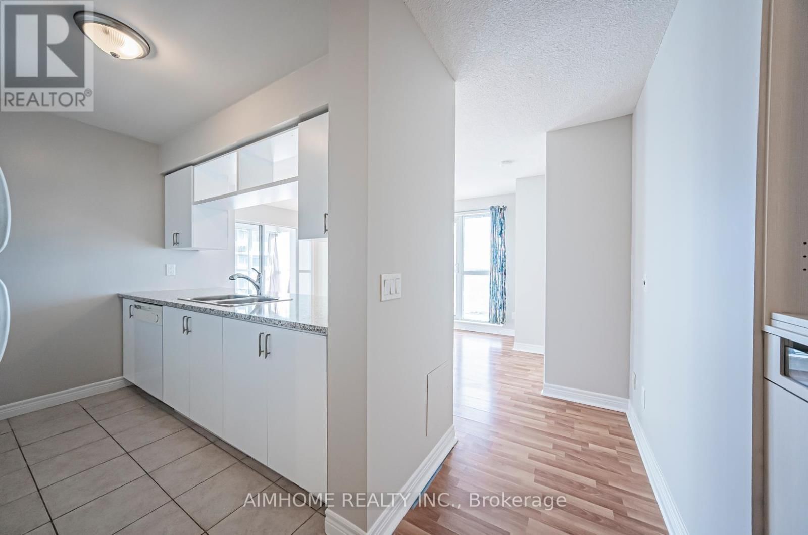 2507 - 60 TOWN CENTRE COURT Image 9