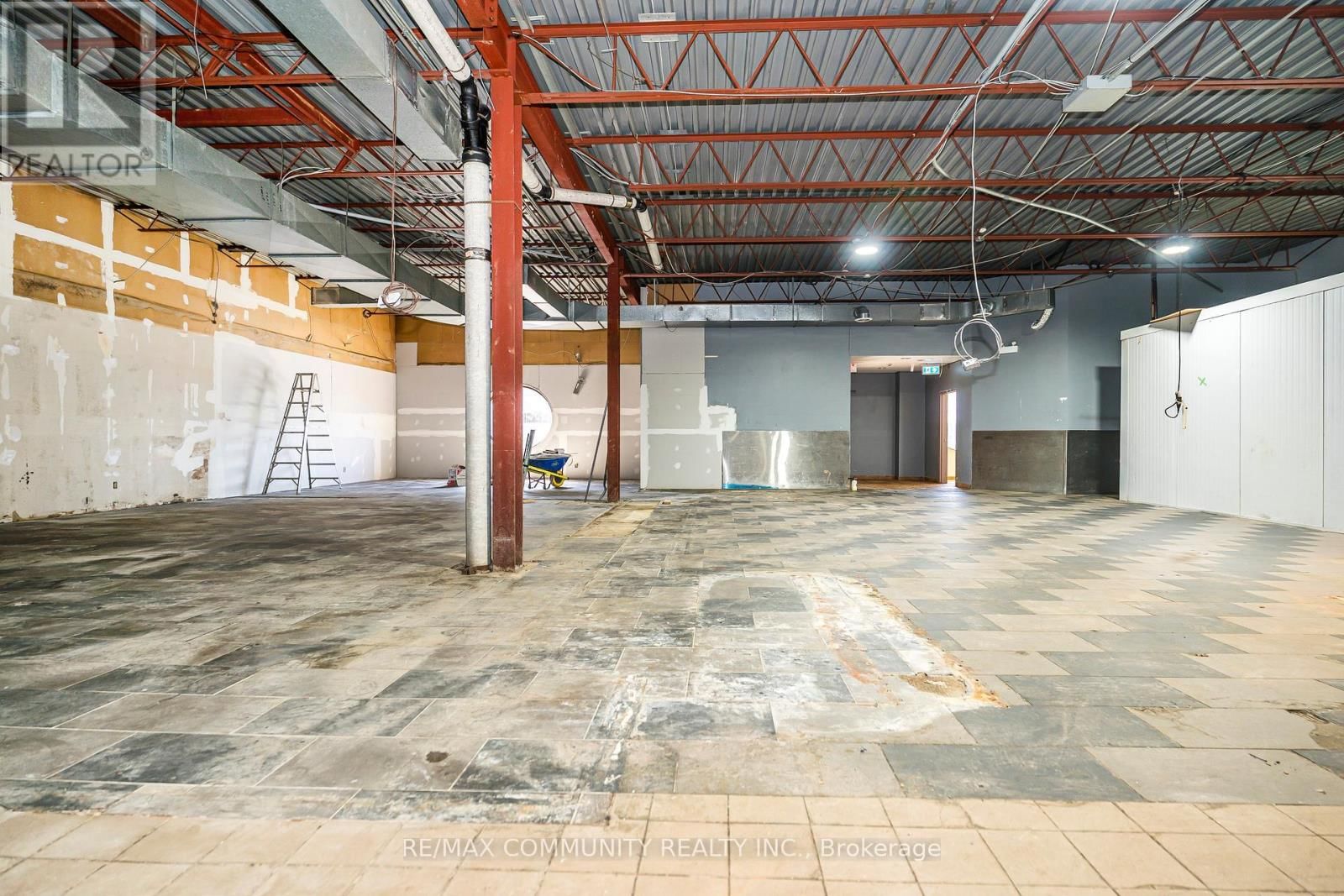 60 ATHOL STREET EAST Image 13