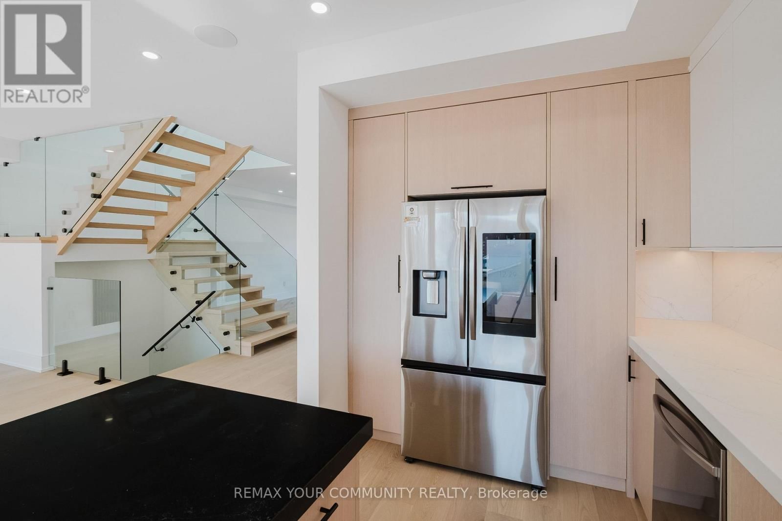 360 WOODMOUNT AVENUE Image 17