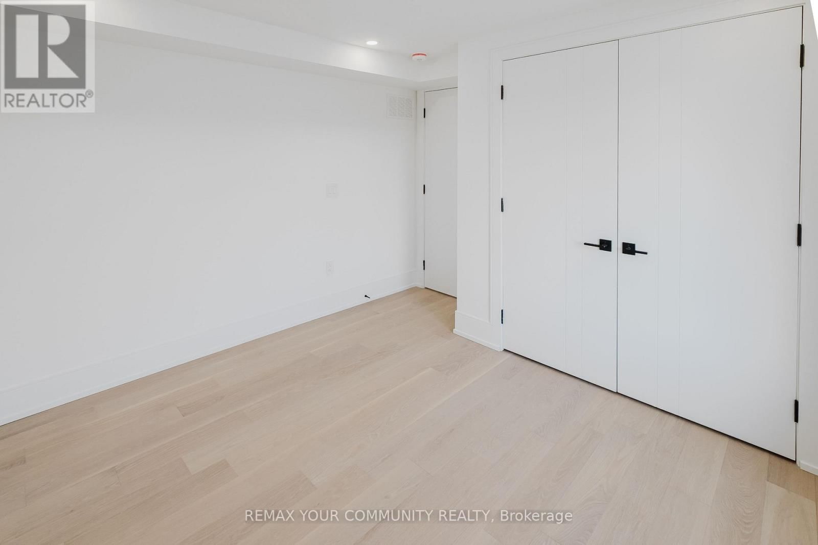 360 WOODMOUNT AVENUE Image 23