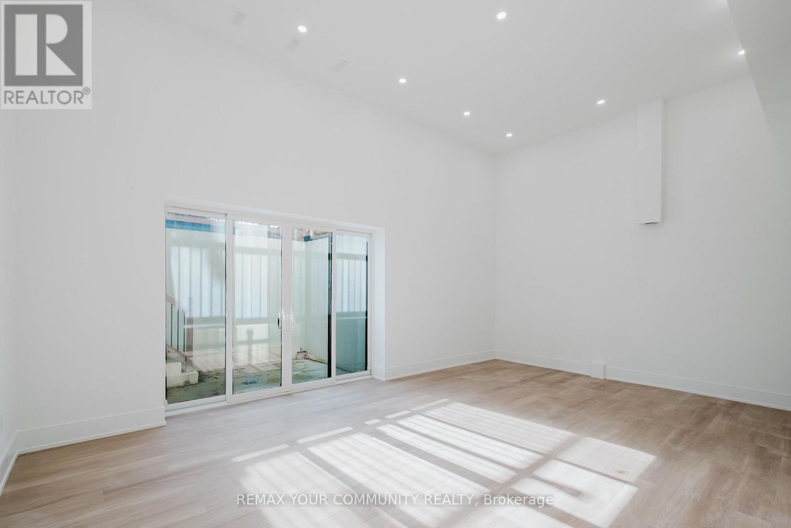 360 WOODMOUNT AVENUE Image 41