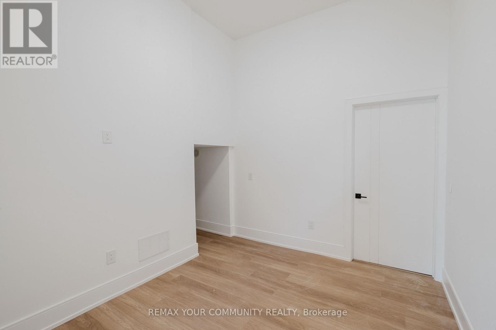 360 WOODMOUNT AVENUE Image 42