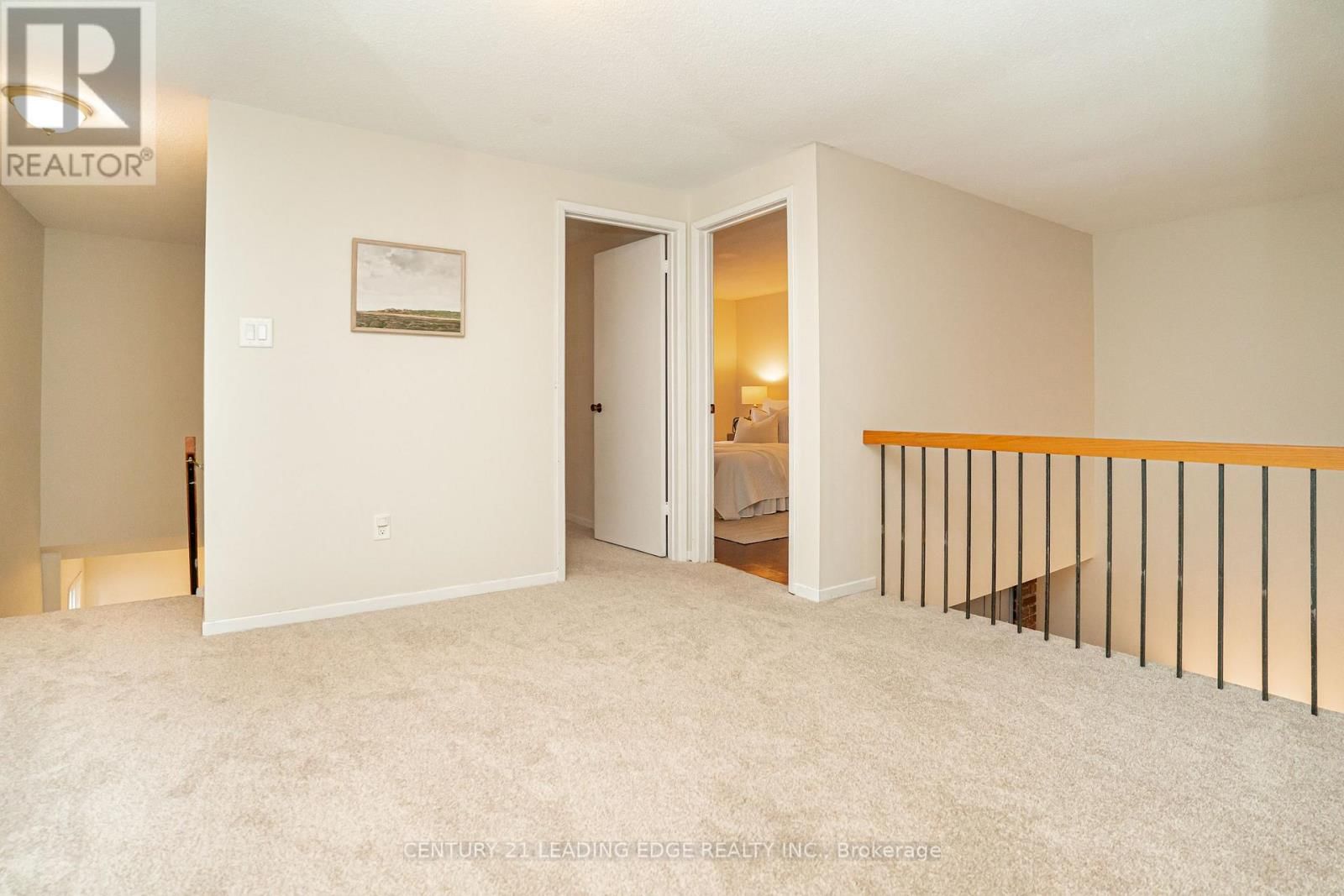 1825 LISTOWELL CRESCENT Image 23