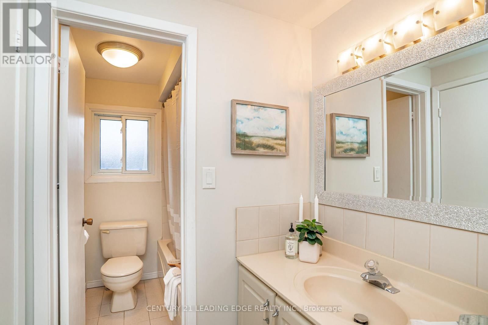 1825 LISTOWELL CRESCENT Image 27